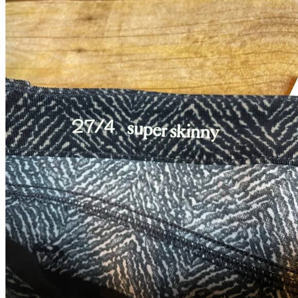 Ann Taylor Super Skinny Print Pant Womens 27 or sz 4 Black/ Cream Zig Zag - Picture 4 of 5